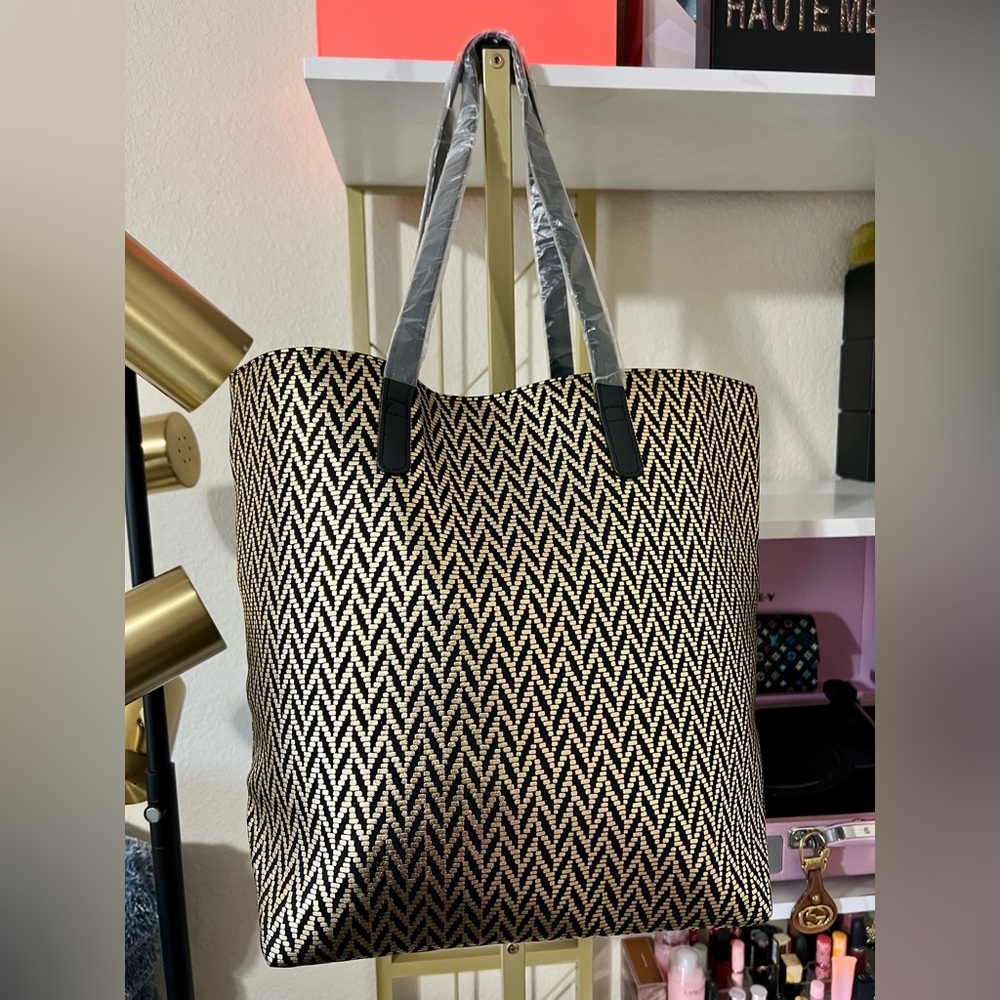 NWT Shiseido Black and Gold Geometric Tote Bag - Picture 8 of 9